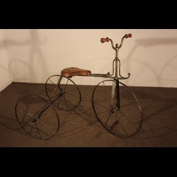 Tricycle d'enfants 19eme