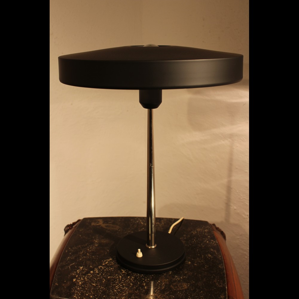 Lampe des années 1970 de Louis kalff