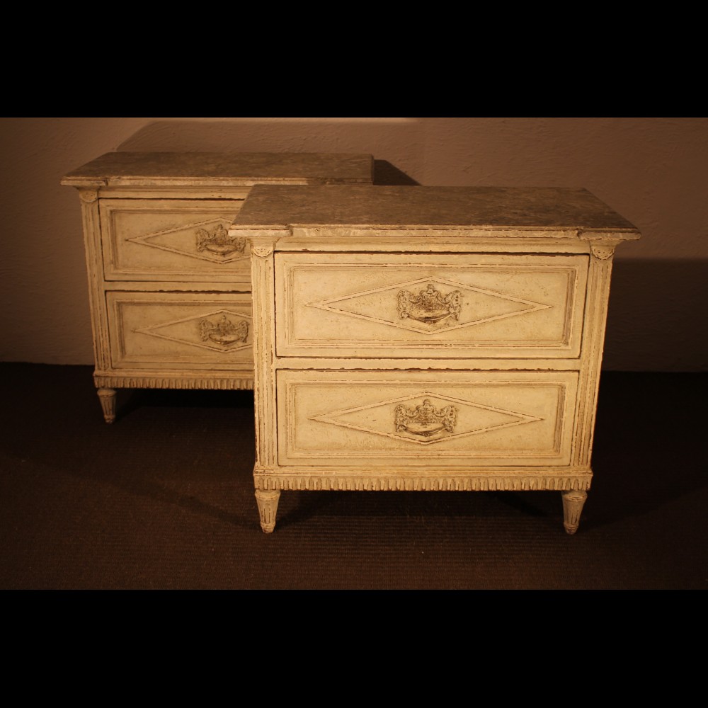 Paire de petites commandes Louis XVI