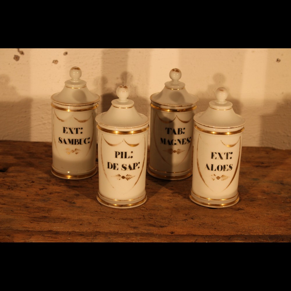 Pots à pharmacie en porcelaine