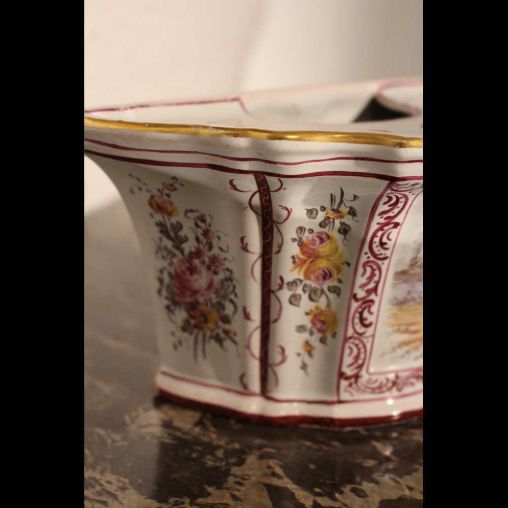 pique-fleurs-en-faience-6.jpg