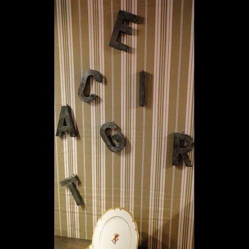 Lettres en zinc