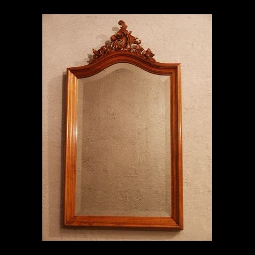 Miroir style Louis XV en noyer
