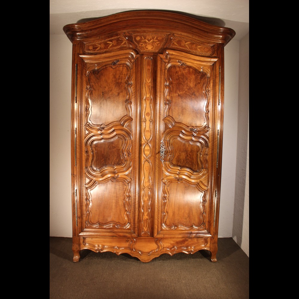 Armoire lyonnaise de mariage Louis XV 18e siècle