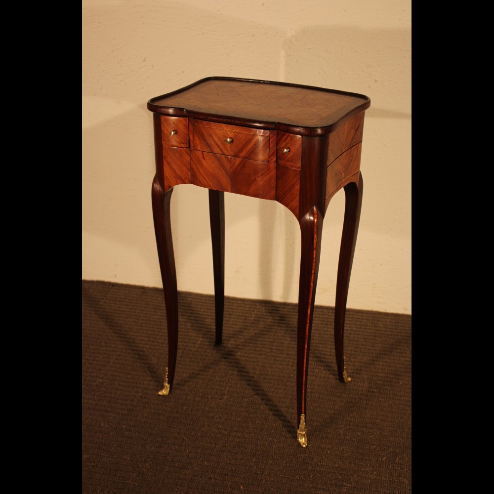 Petit meuble écritoire à mécanisme