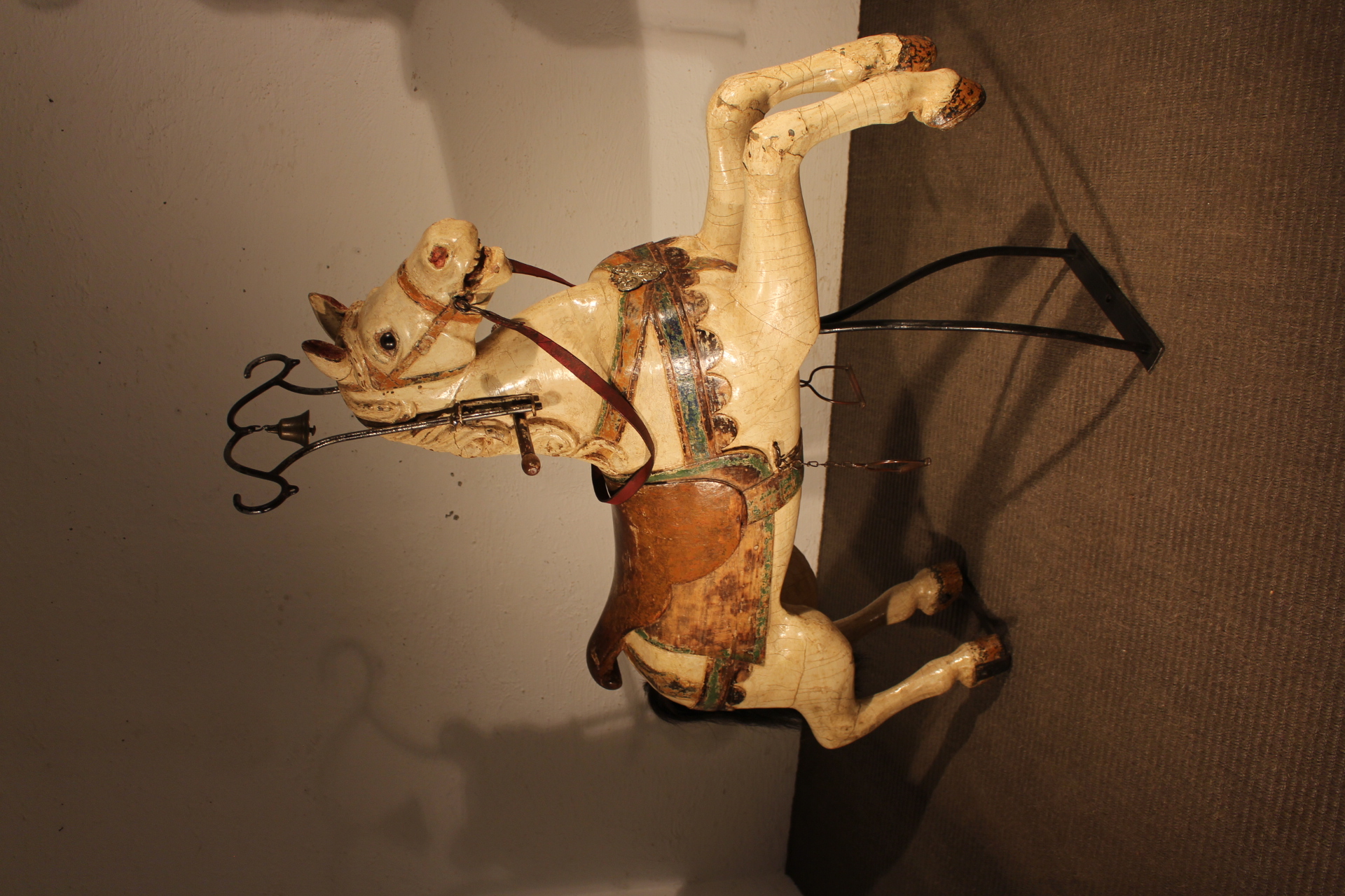 Cheval de manège 19e siècle