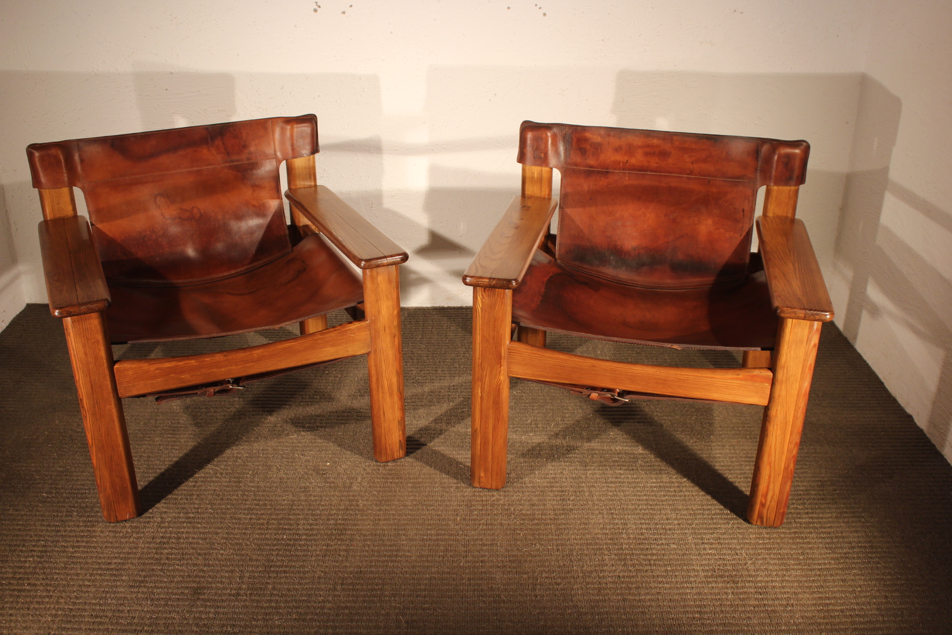 Paire de fauteuils des années 1970