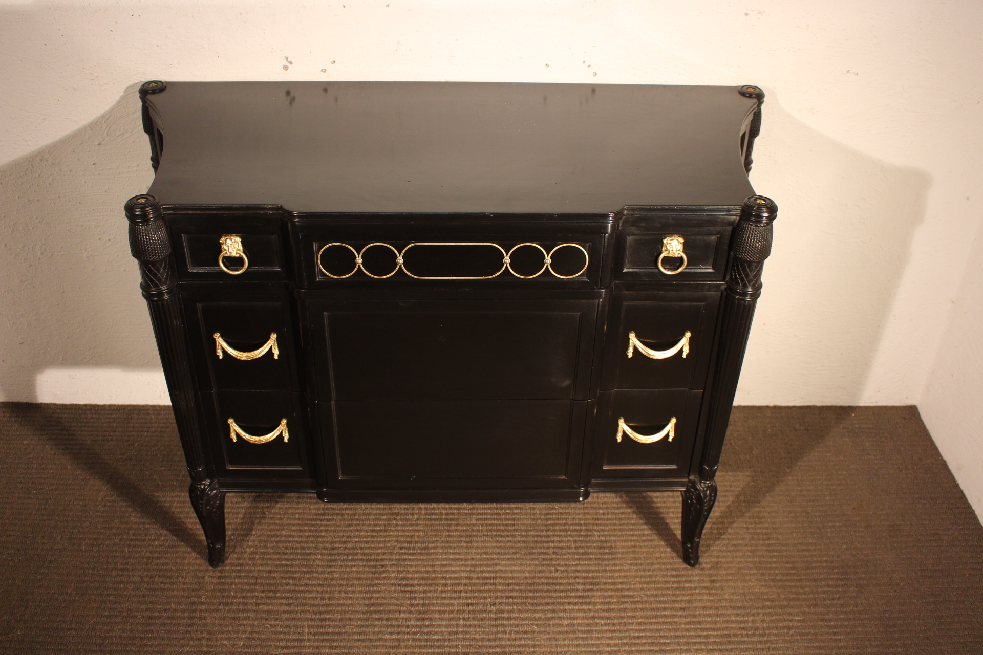 Commode  laquée des années 1970