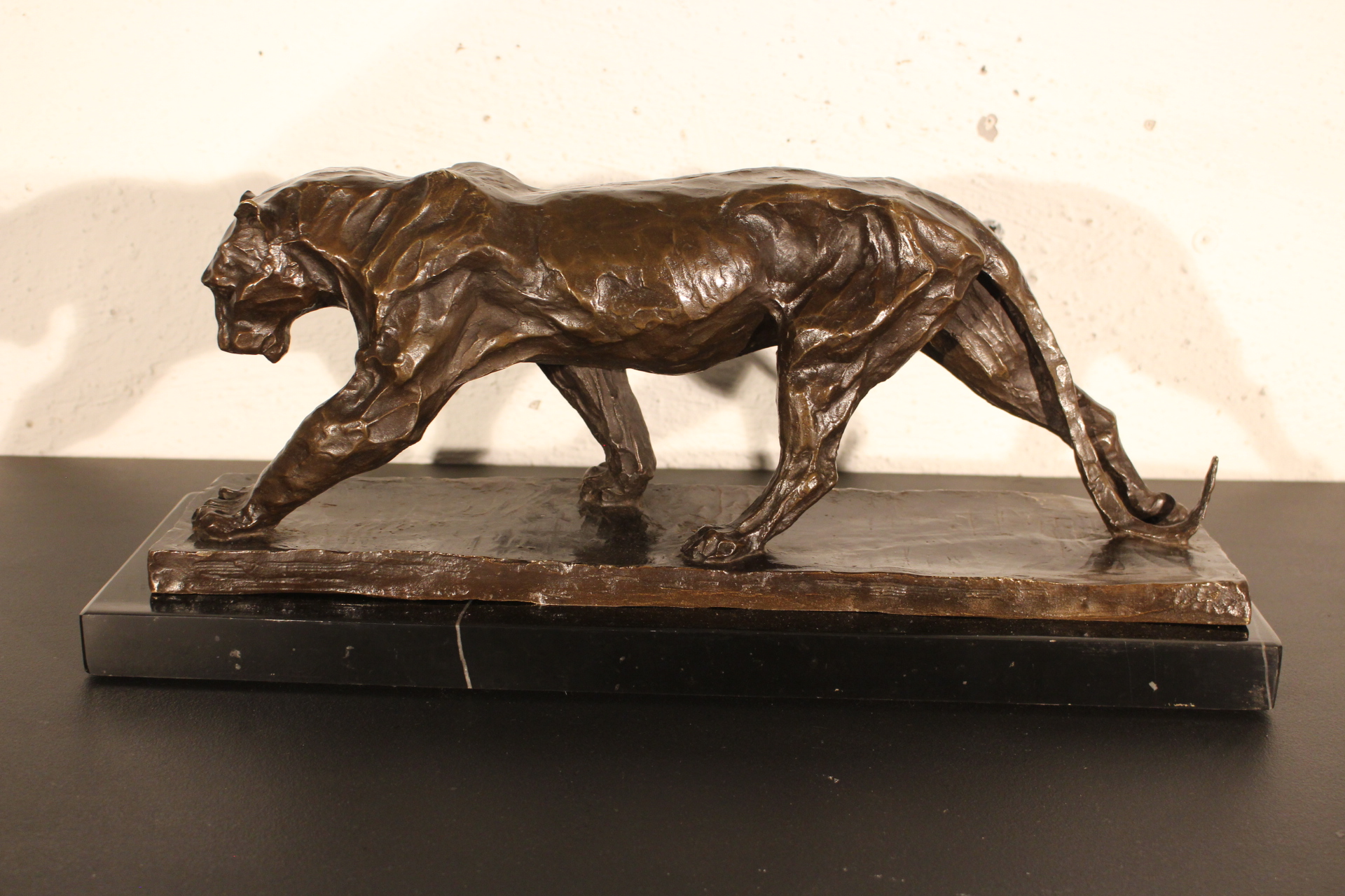  Bronze représentant une panthère