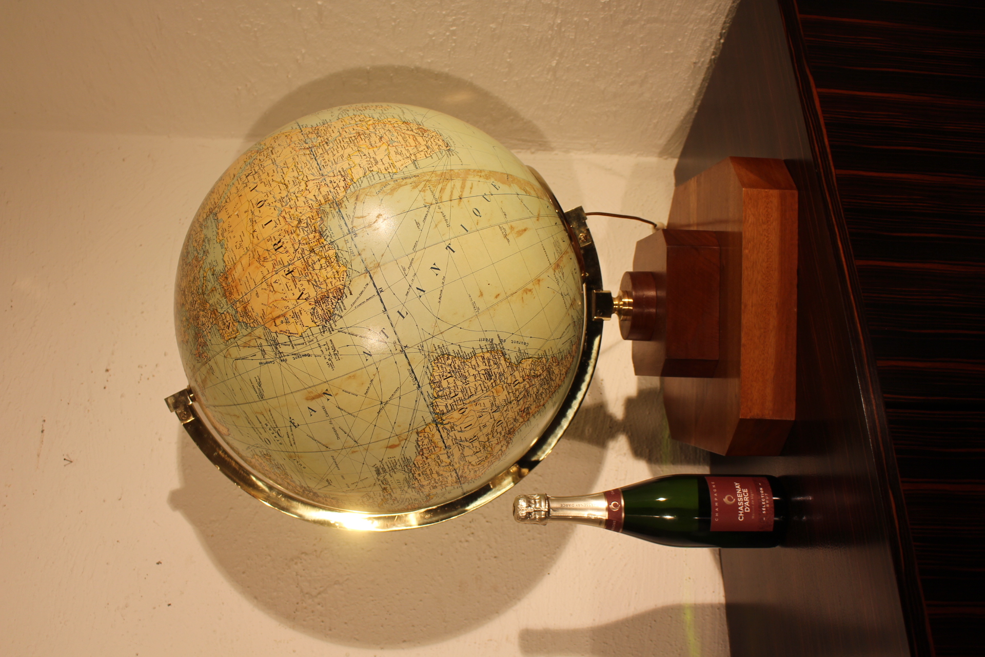 Gros globe terrestre de Girard Barrière